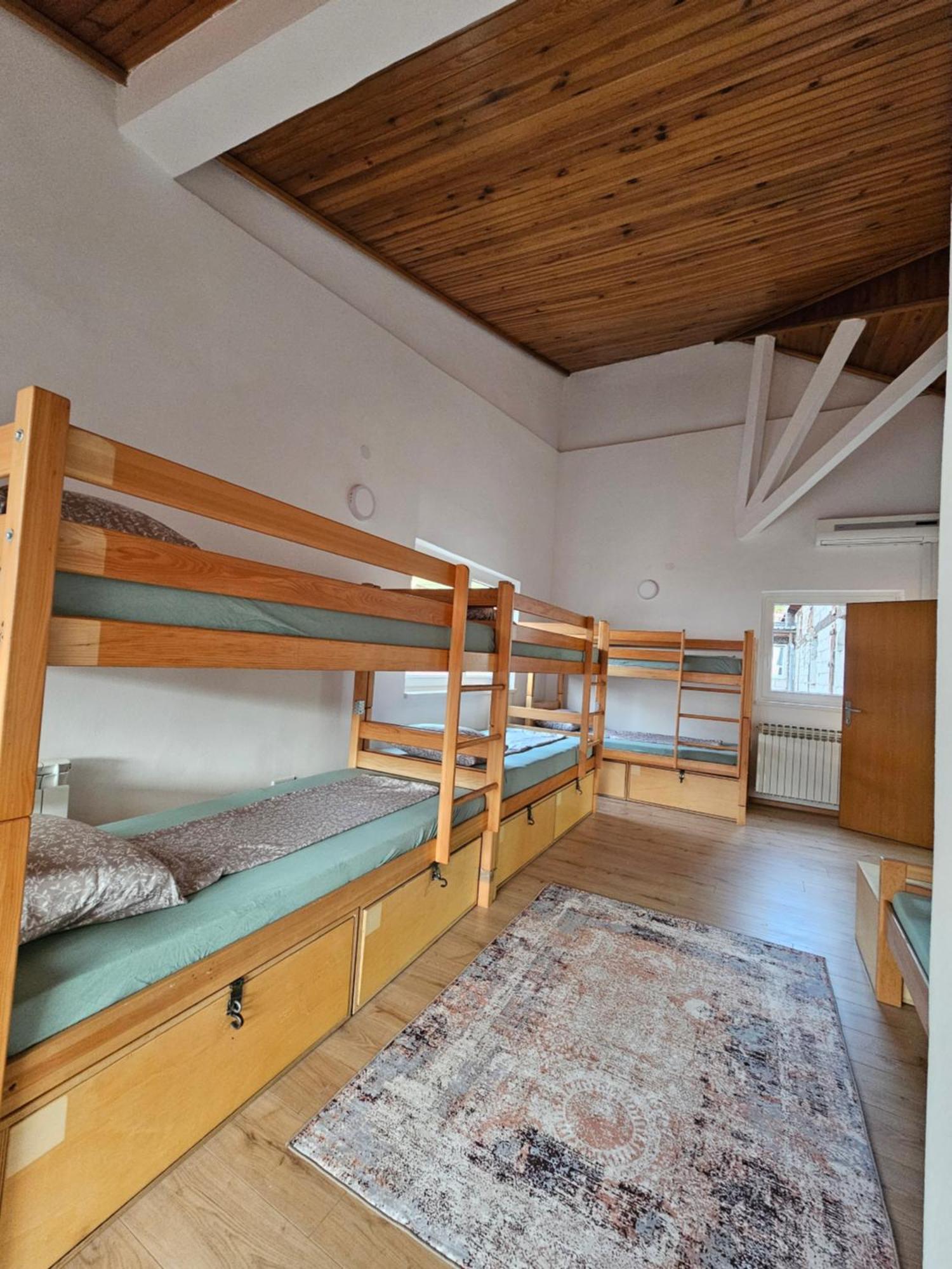 Leopold Chillout Hostel Sarajevo Exterior photo